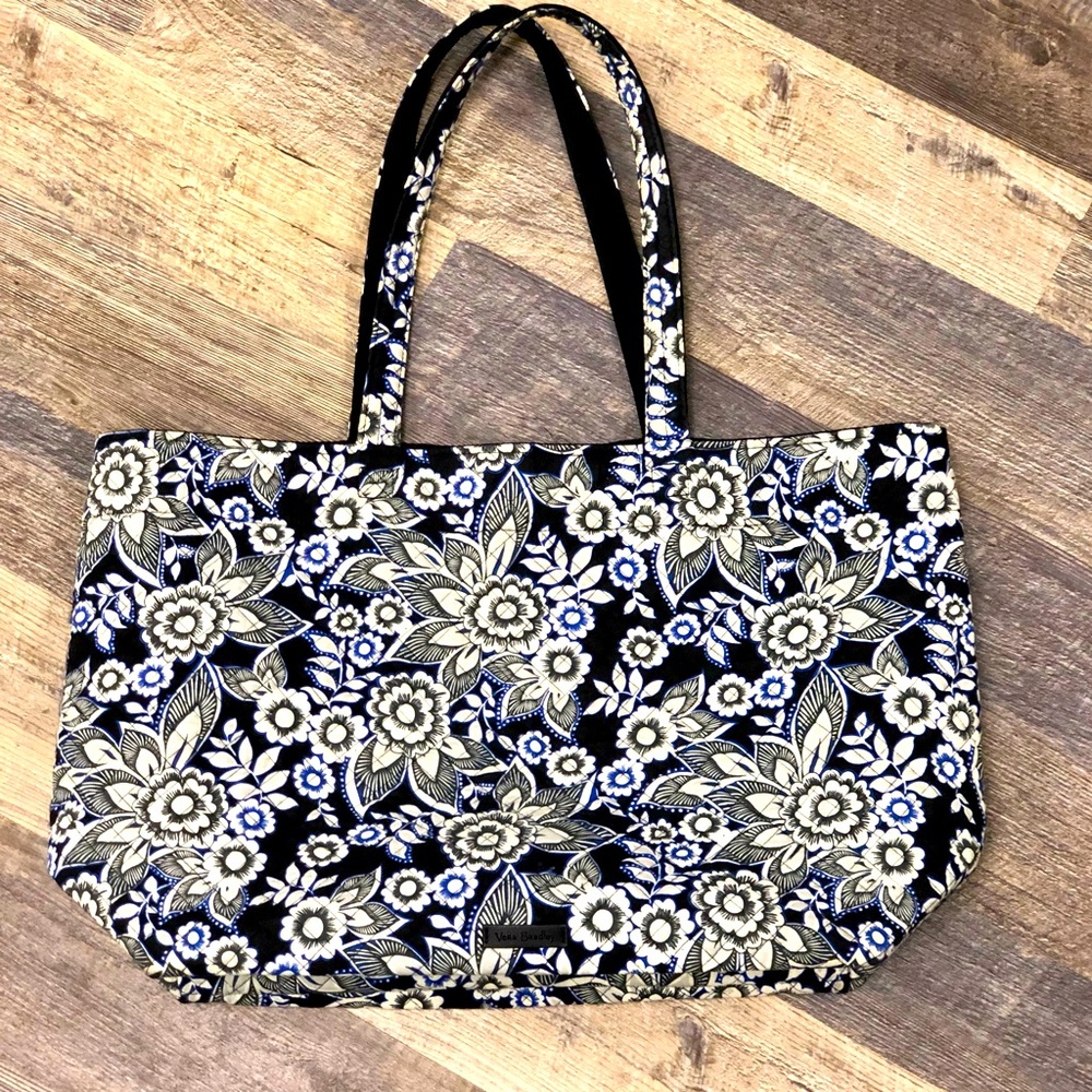 Large Vera Bradley Tote - Picture 4 of 12